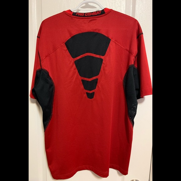 Nike Pro Combat Athletic Training T-Shirt - Picture 2 of 12